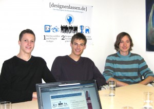 Michael Ammon & Matthias Groo von Sculio und Philipp Nowatschin von designenlassen Michael Ammon (Sponsorenakquise) und Matthias Groo (Community-Arbeit) von Sculio sprachen mit Philipp Nowatschin, designenlassen-Praktikant, (v.l.) über ihre Geschäftsidee und ihren Logo-Wettbewerb