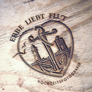 Logo Hochzeitsfotograf Ebbe Liebt Flut